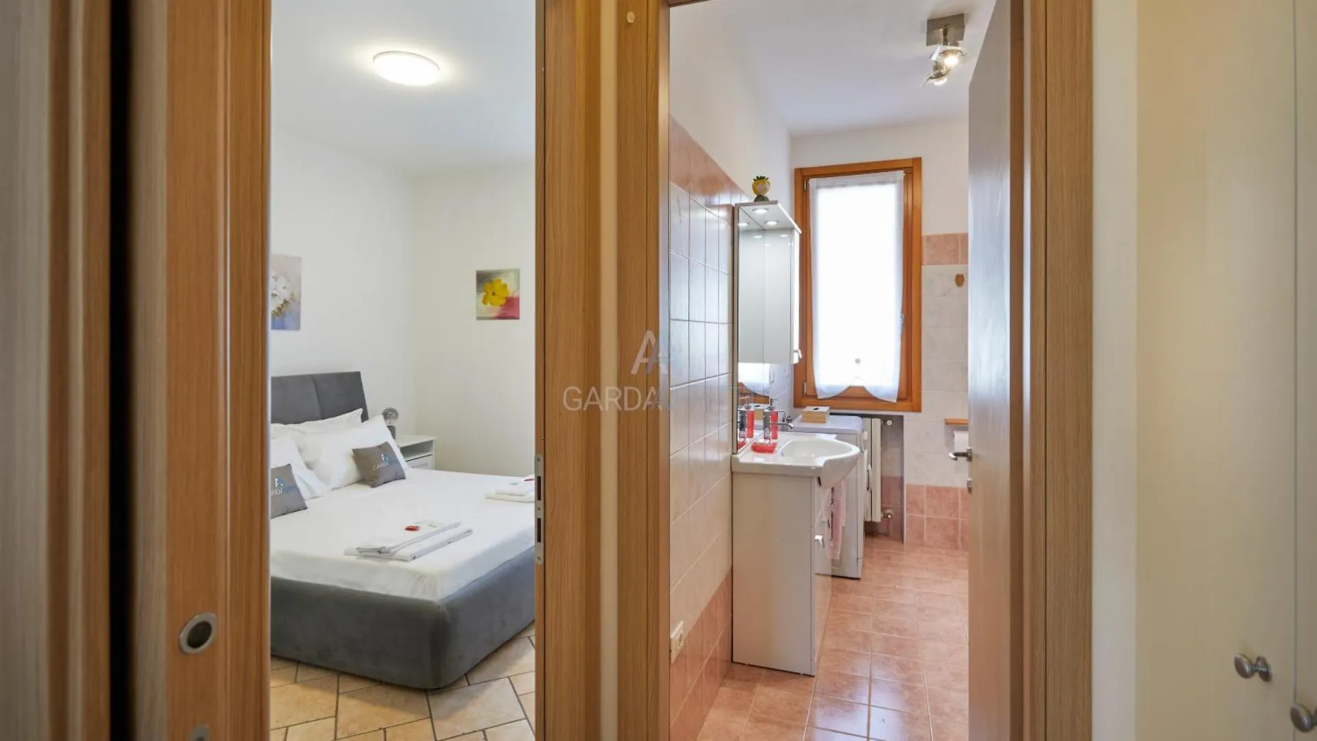 Smeraldo Apartment - Vista Piscina Sirmione Itália